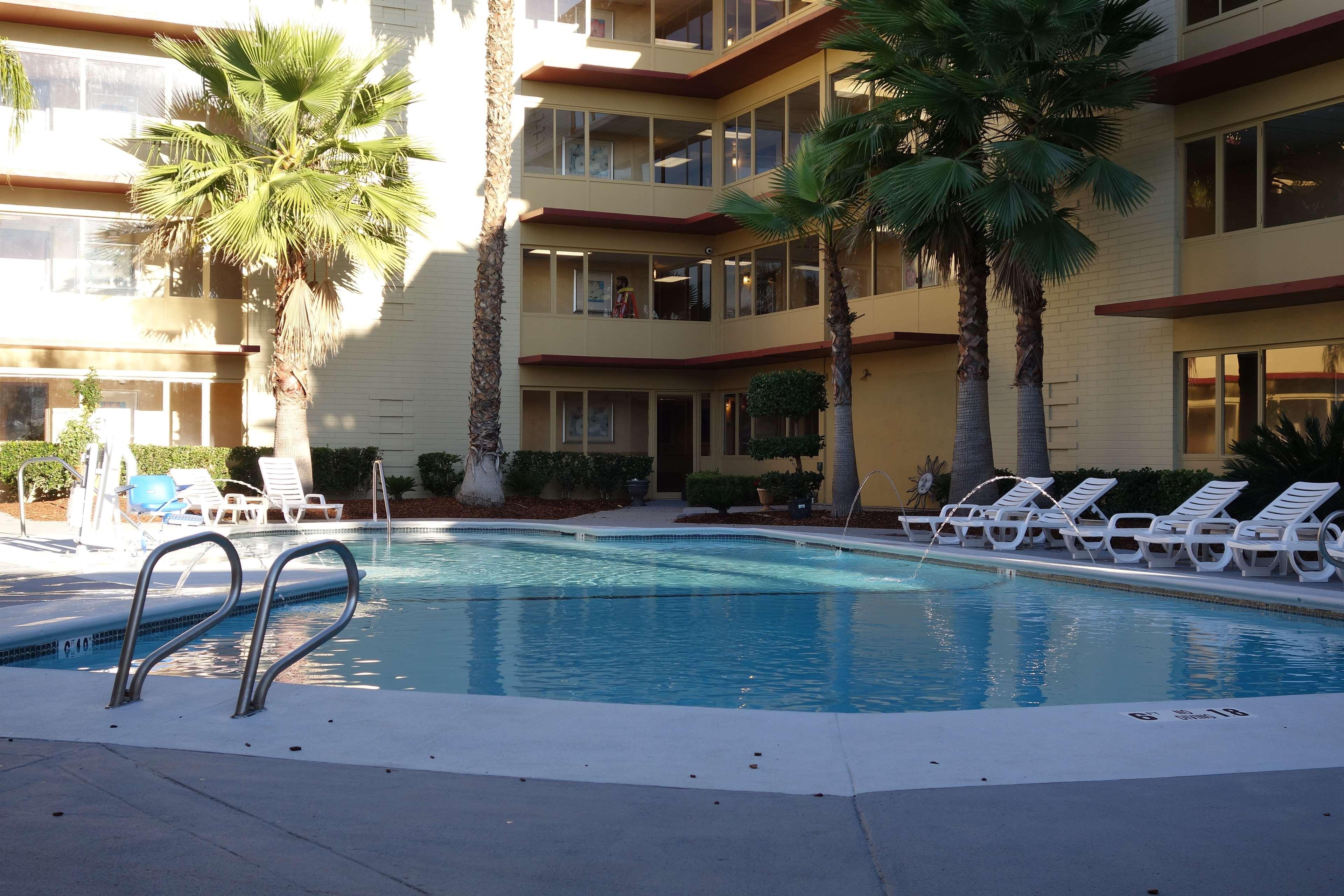 Ramada by Wyndham Sacramento North Highlands Exterior foto